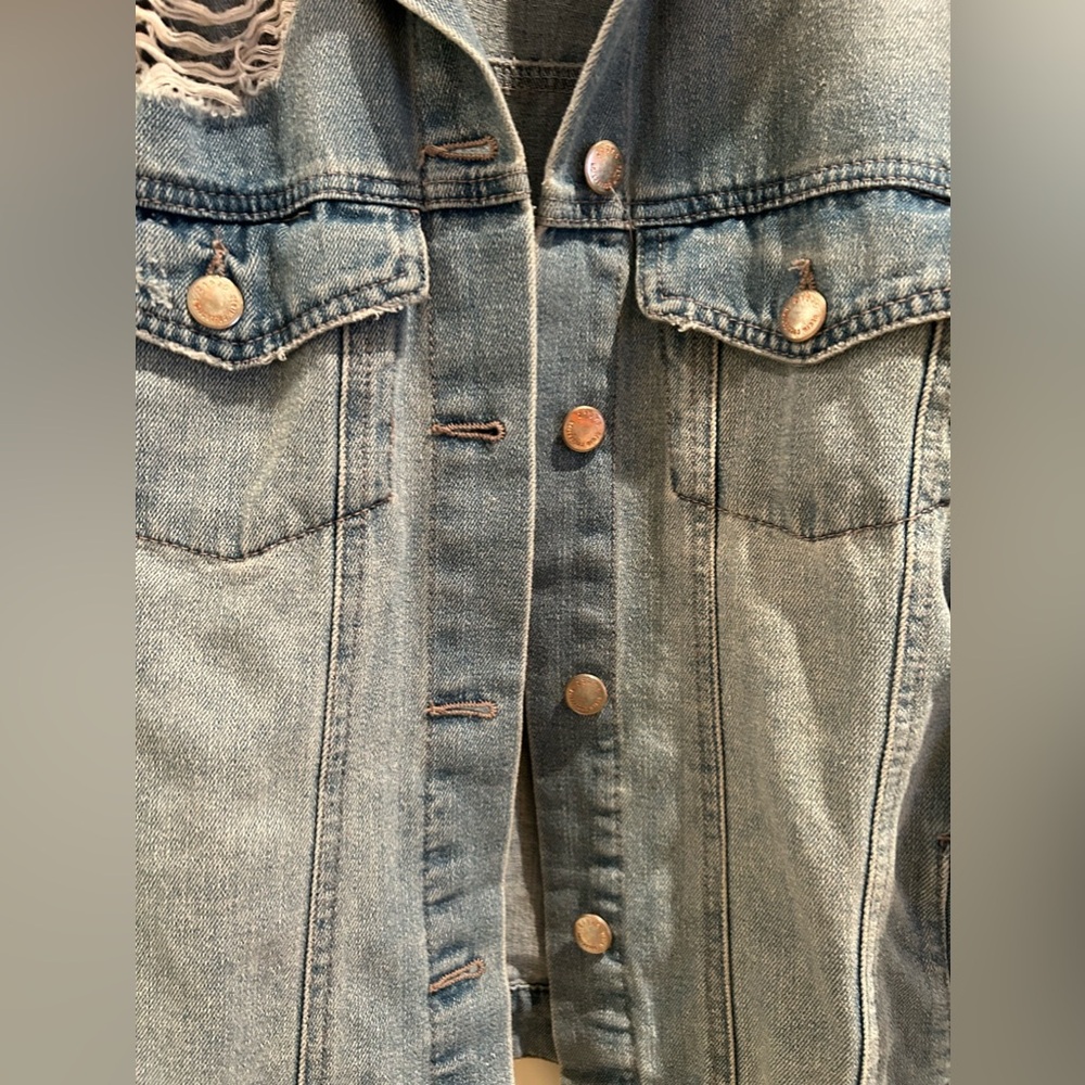Ladies Jean Jacket Size Medium In Great Condition - Picture 3 of 4
